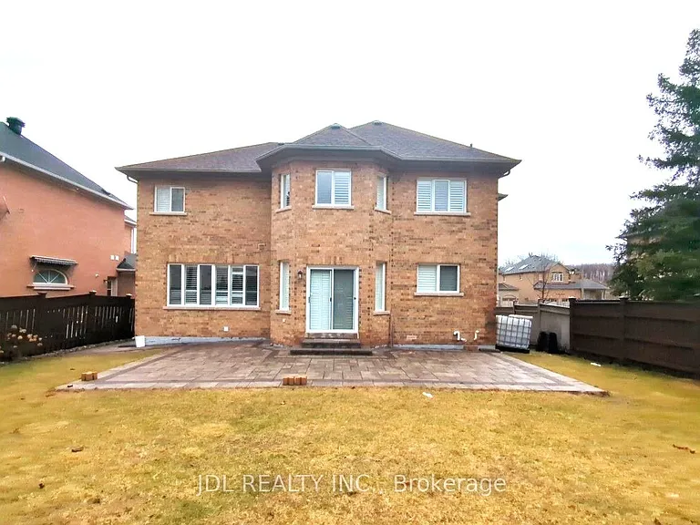 6 Odessa Cres — Photo 8