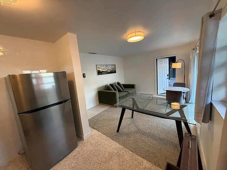 421 SW 9th St #3A — Photo 10