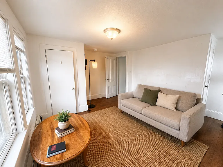 40 Seafoam Ave #2 — Photo 1