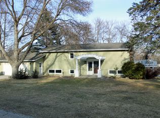 1026 8th Ave NW, Jamestown, ND 58401