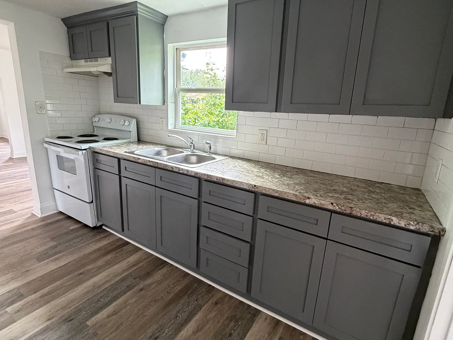 3 bed, 975 sqft, $975 — Photo 4