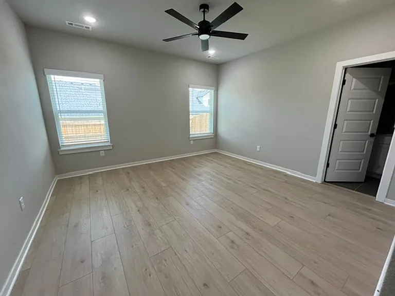 5910 Chiefs Ave — Photo 11