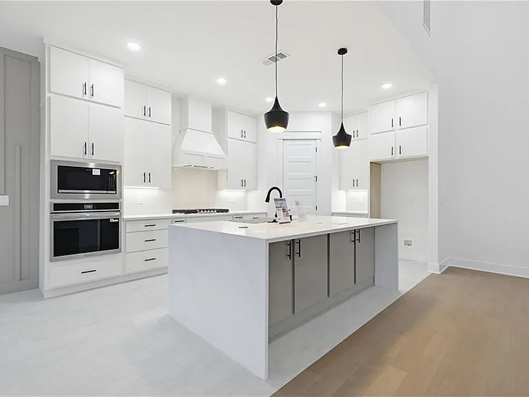 431 Hedge Dr — Photo 5