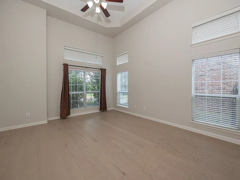 1352 Bentgrass Dr — Photo 25