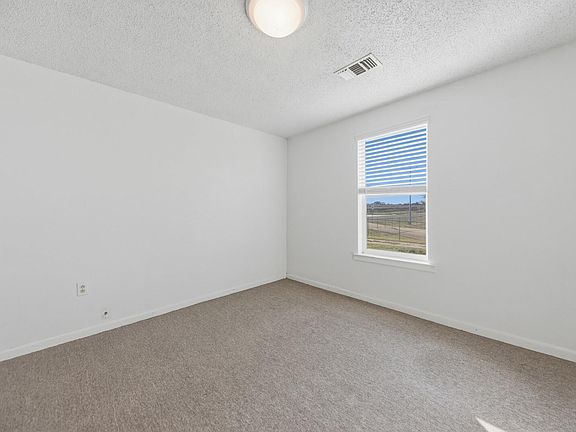 5th image of 2511 S Market St