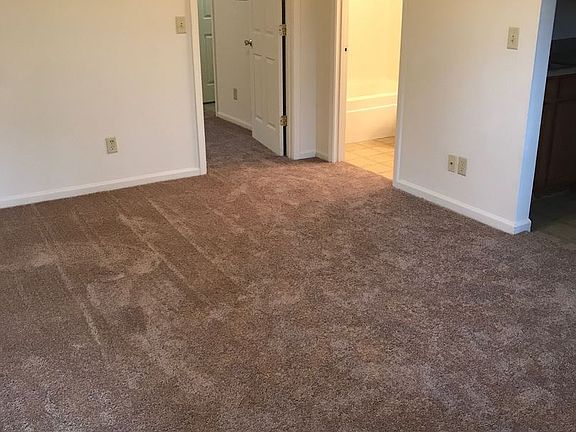 4th image of 124 Manna Dr APT 4