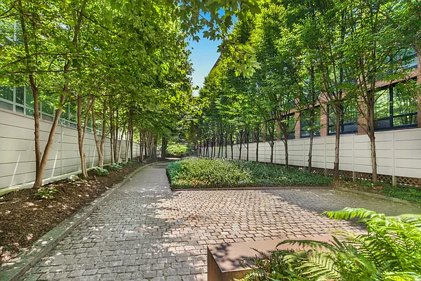 Sold by Compass | media 20