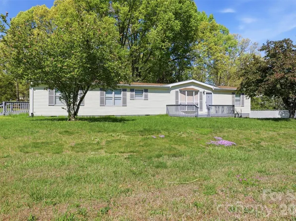 1235 Cheyenne Oaks Dr, Claremont, NC 28610