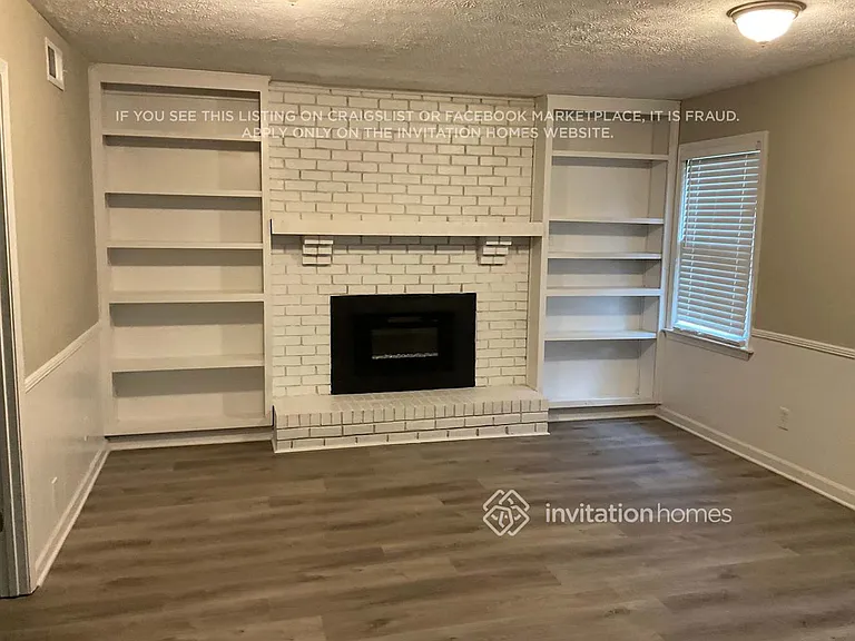902 Laurel Ct — Photo 2