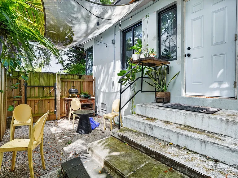 7811 NE 10th Ct #7817 — Photo 9