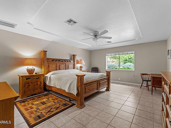 5th image of 405 N PARADISE Lane