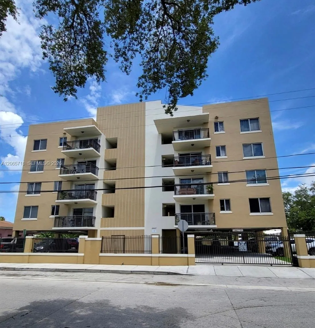 Groveland Condo — Photo 2