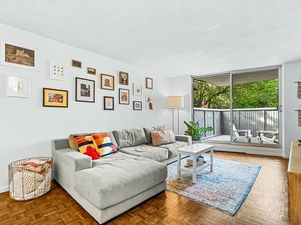 19 Winchester St APT 102, Brookline, MA 02446