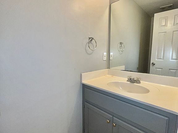 5th image of 33 Jordan Rd SE #33