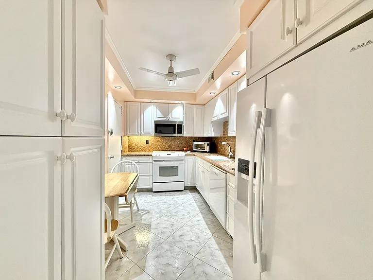 4250 Galt Ocean Dr #14T — Photo 31