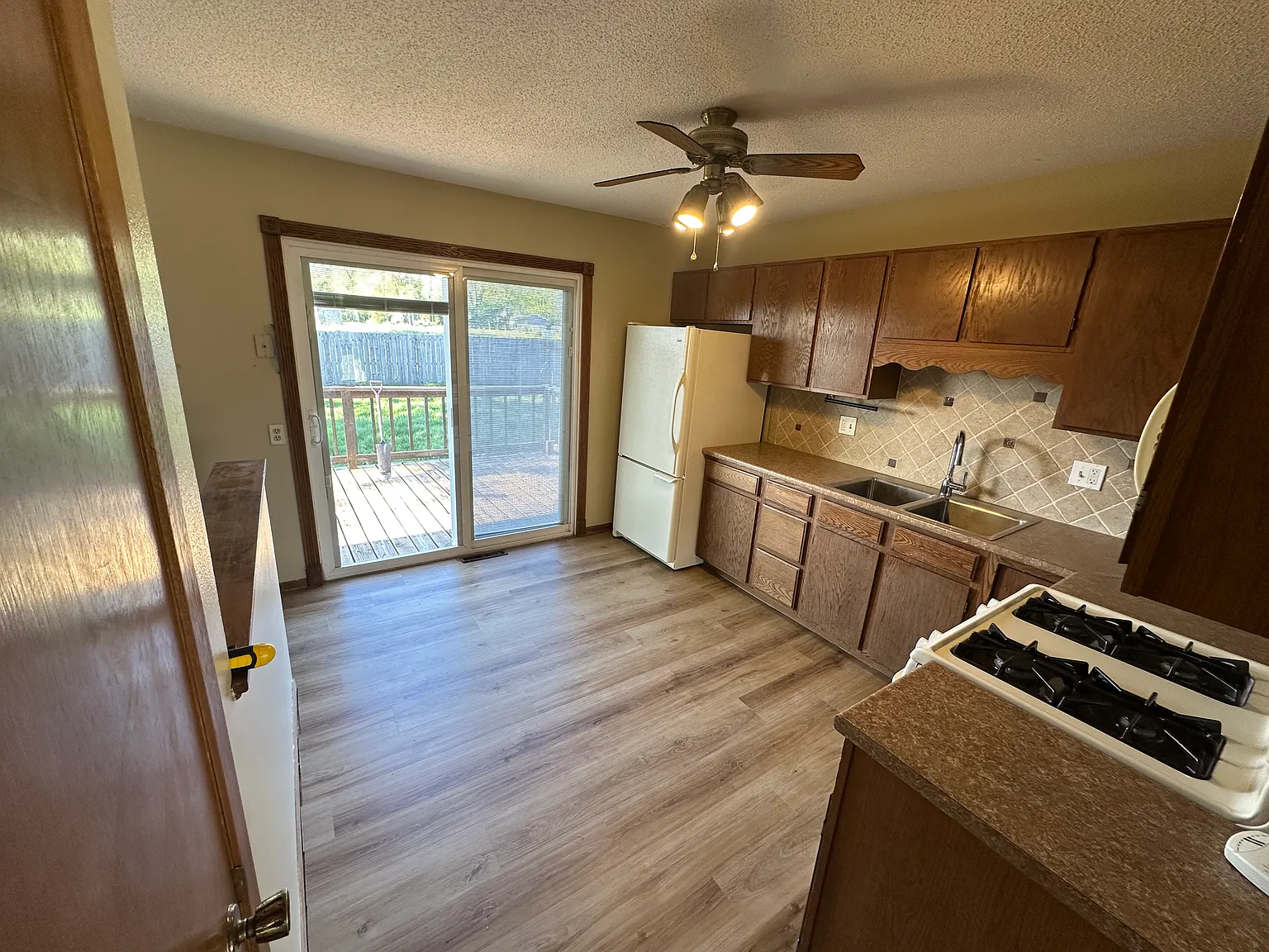 2 bed, 816 sqft, $1,575 — Photo 4