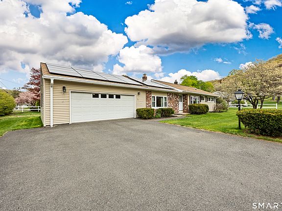 3rd image of 44 Beacon Manor Road