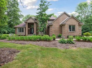5993 Rosewood Pkwy, White Lake, MI