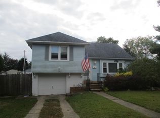 22 Fairway Ave, Northfield, NJ 08225