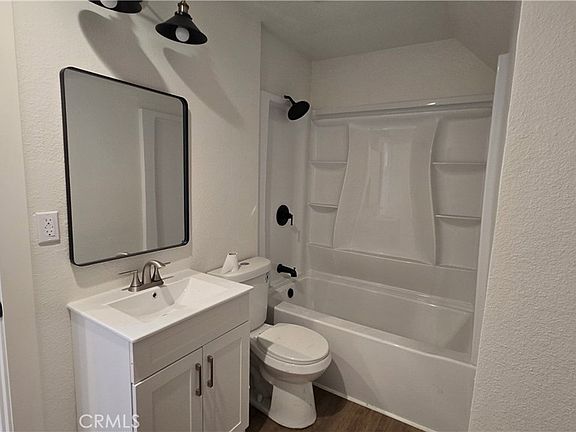 2nd image of 975 Circle Dr #975B