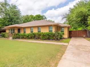 3211 Lockmoor Ln, Dallas, TX 75220