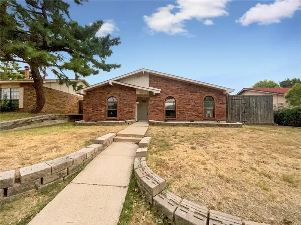 9209 Fairmont Cir, Rowlett, TX 75088