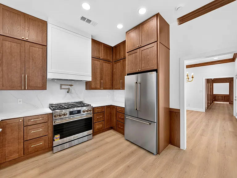 4008 Acapulco St — Photo 6
