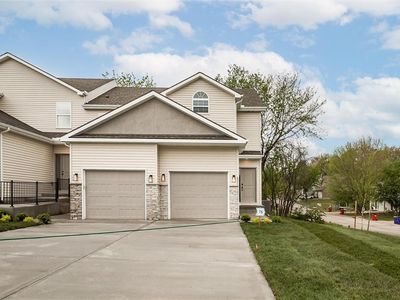 601 SW Shadow Glen Dr, Blue Springs, MO, 64015