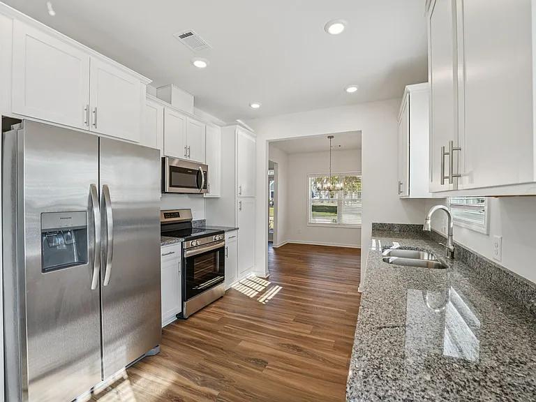 Quinn Residences at Dorchester Place — Photo 191
