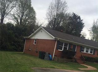 1824 Darbrook Dr, Charlotte, NC 28205