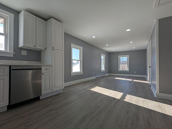 3rd image of 15 Main St #2