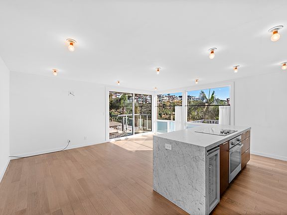 5th image of 1053 Oro St