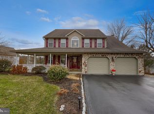 22 Royal Dr, Lititz, PA 17543