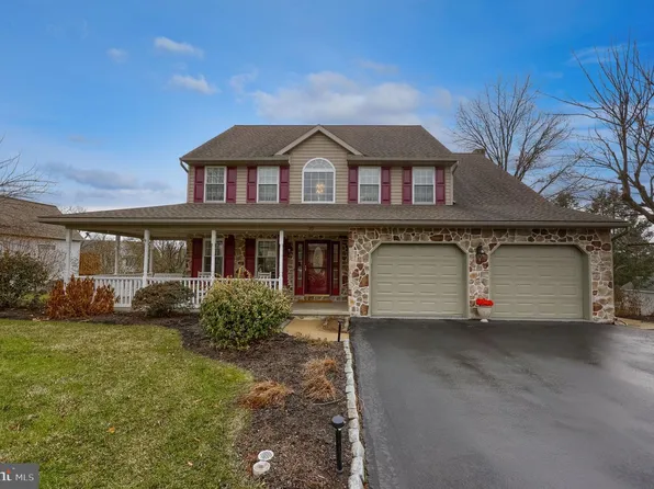 22 Royal Dr, Lititz, PA 17543