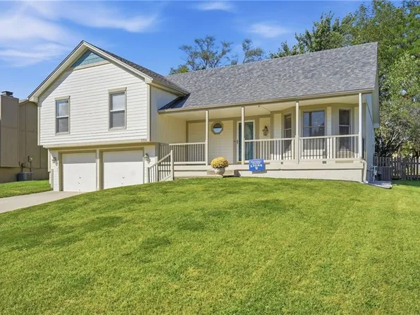 304 20th Ave S, Greenwood, MO 64034