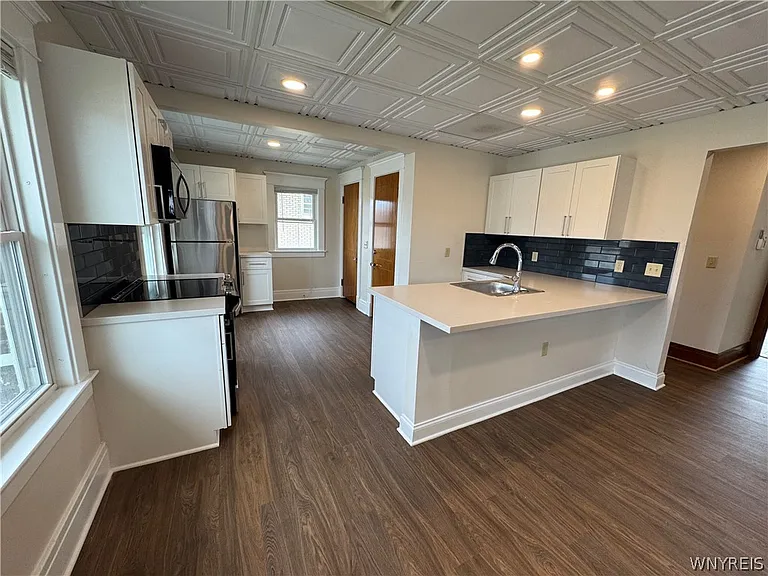 117 W Humboldt Pkwy #B — Photo 7