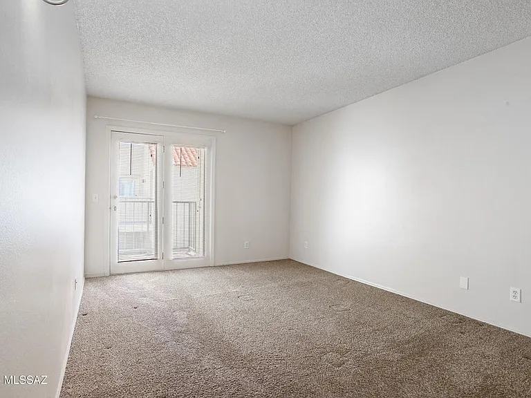 1200 E River Rd #B-27 — Photo 17