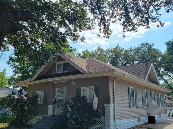 751 N 8th St, David City, NE 68632