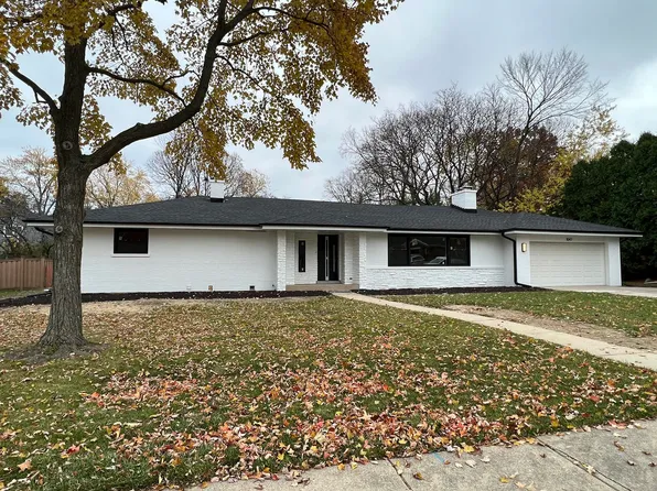 1047 Oxford Rd, Deerfield, IL 60015