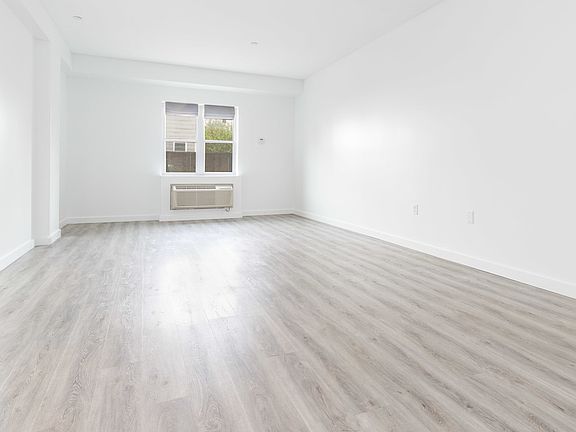 4th image of 387 Manhattan Ave #2CC