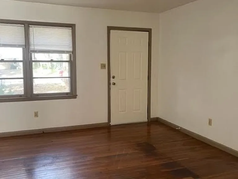 334 Williams St — Photo 16