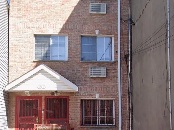 301 Montauk Avenue, Brooklyn, NY 11208