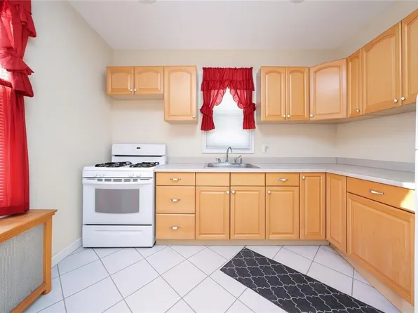 2044 71st Street image 3 of 30