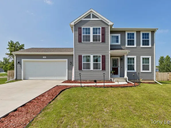 3988 Watertown Dr, Watervliet, MI 49098