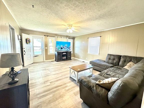 3rd image of 442 Weldon Ave