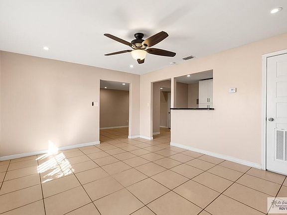 4th image of 535 Colonial Dr