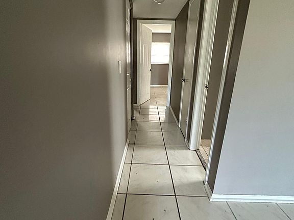 3rd image of 4422 W Pearl Ave