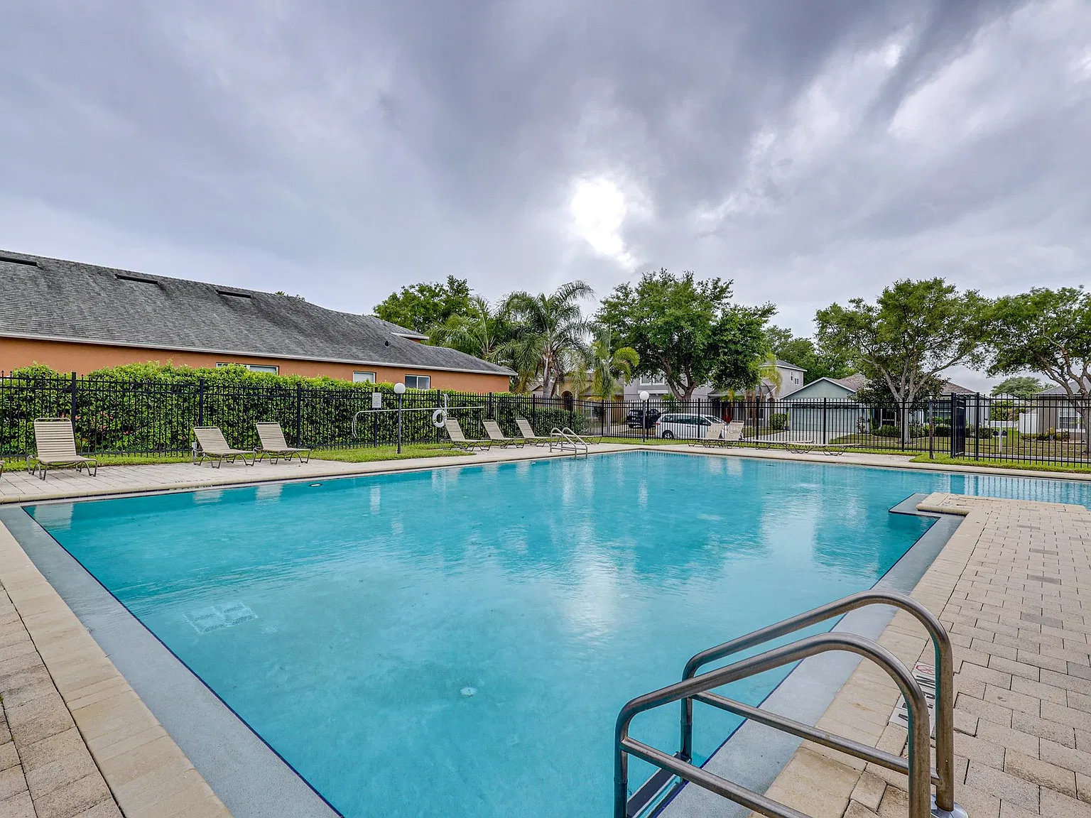 4 bed, 1997 sqft, $2,900 — Photo 1