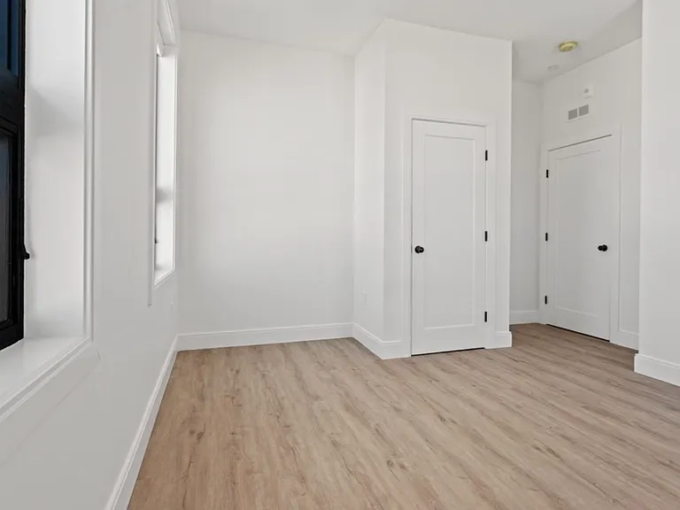1137 Washington St #7 — Photo 7