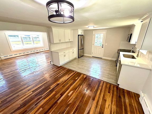 4th image of 64 King St